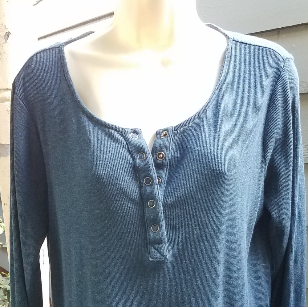 JJill peacock blue ribbed henley copper snaps sz M